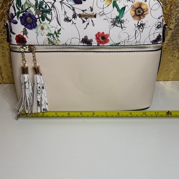 Chic Floral Cream Crossbody Bag, wallet and card holder.. - Picture 9 of 14